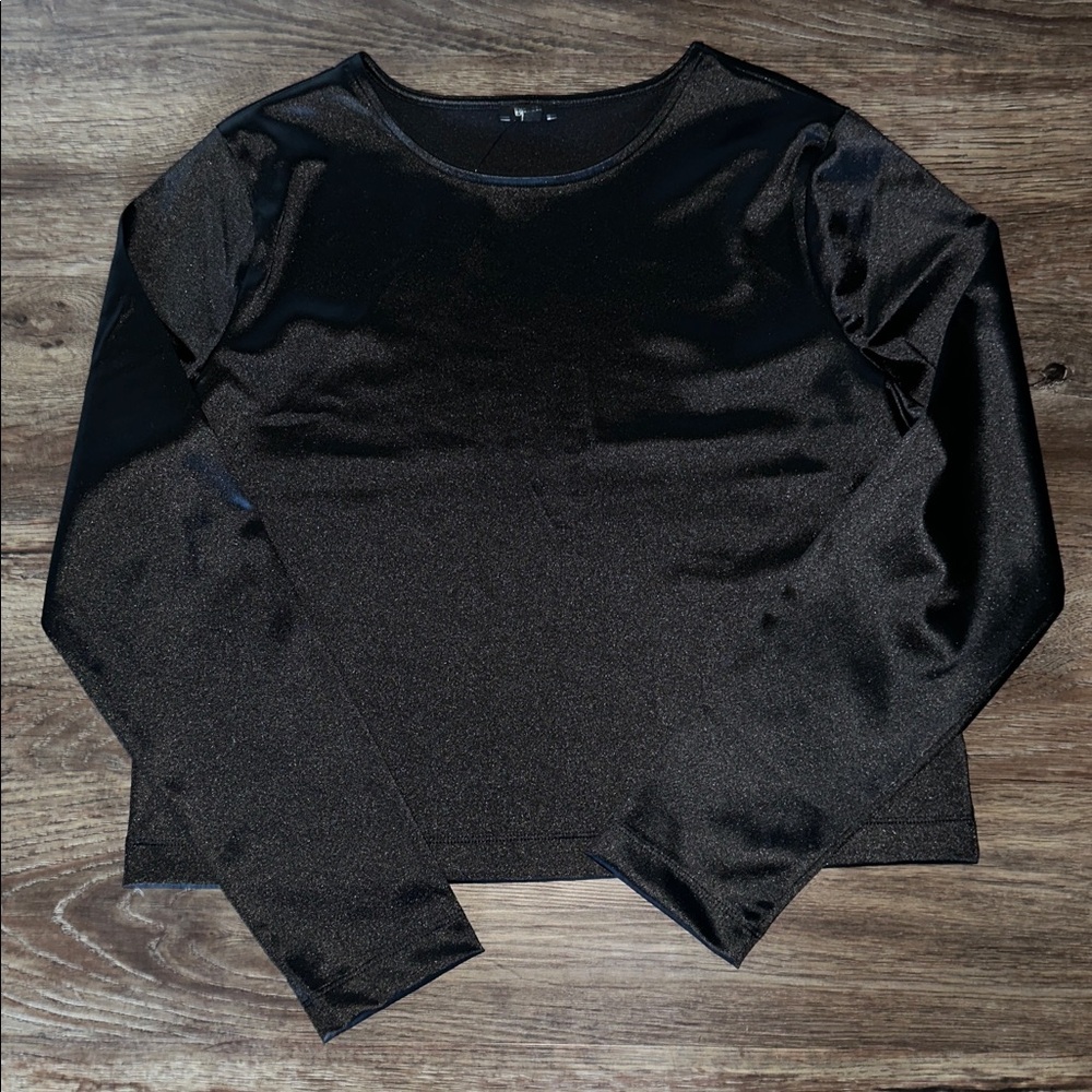 🆕 NWT Express Satin like Crew Neck Crop